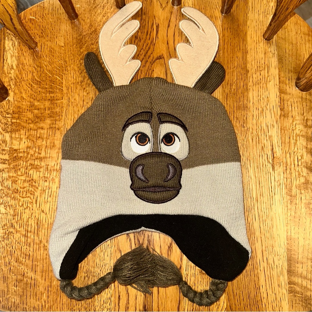 NWOT Disney Knit Hat 100% acrylic with black fleece lining 100% polyester